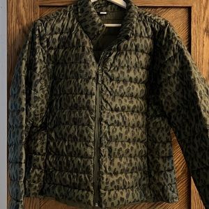 Green leopard puffy jacket (L)